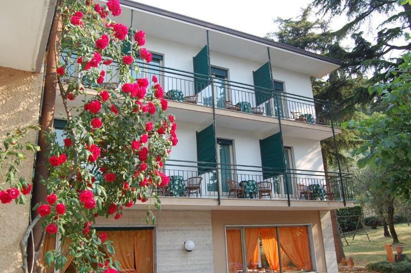 Hotel Stella Alpina Мальчезіне Екстер'єр фото