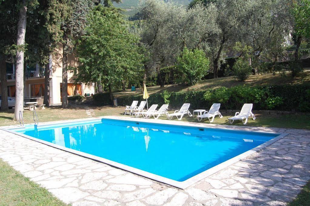 Hotel Stella Alpina Мальчезіне Екстер'єр фото
